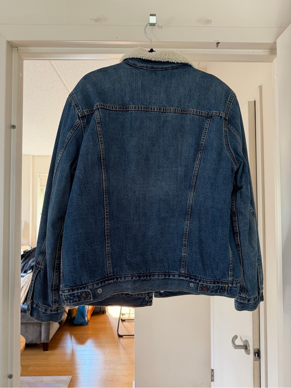 Men’s Levi Denim Jacket Sherpa Lining - Picture 2 of 3
